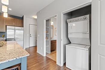 High-efficiency washer/dryer